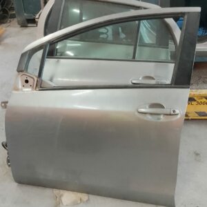 PUERTA DELANTERA IZQUIERDA | TOYOTA YARIS (KSP9/SCP9/NLP9) Básico   |   08.05 - 12.08