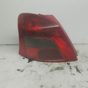 PILOTO TRASERO IZQUIERDO | TOYOTA YARIS (KSP9/SCP9/NLP9) Básico   |   08.05 - 12.08 | 815610D110